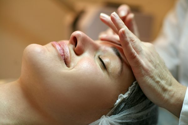 Are Red Light Therapy Eye Masks Worth It? What to Know Before You Buy